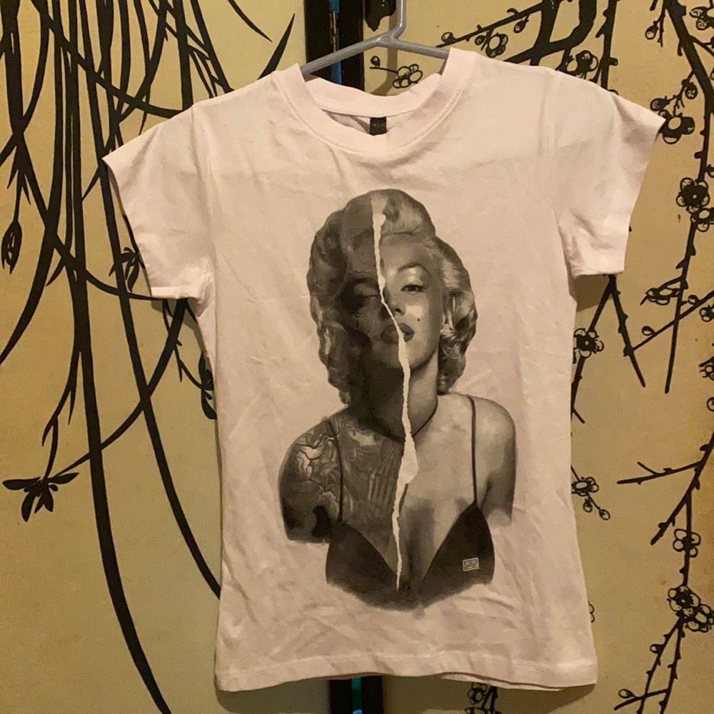 Marilyn Monroe Women’s White T Shirt W/Graphic Design